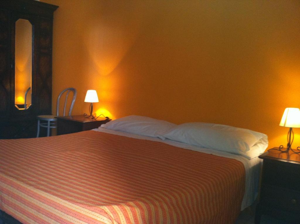 Hotel Bellini Catânia Quarto foto